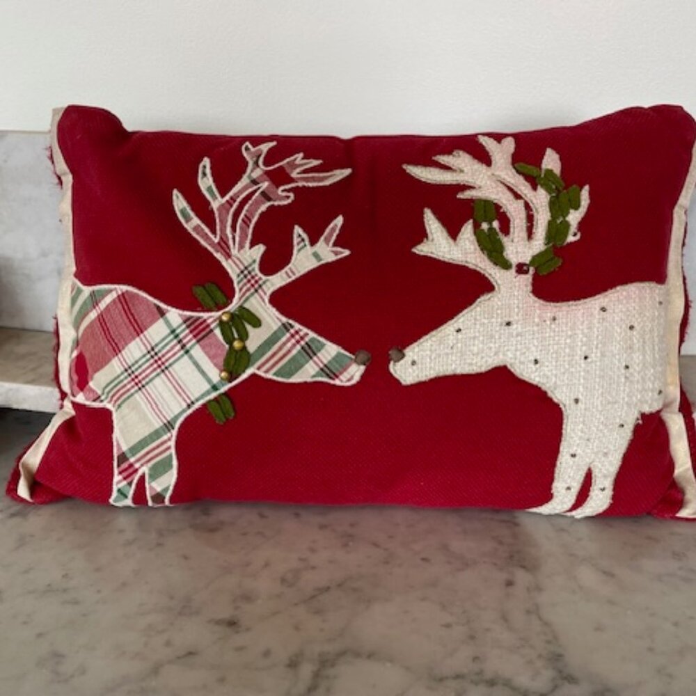 PIER 1 Reindeer Antler Wreath Applique Fringe Lumbar Pillow Red Rectangle
